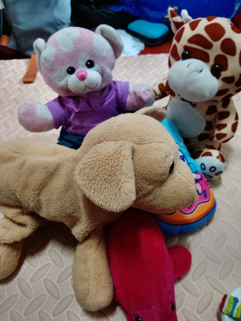 Animal Stuff Toy Bundle (Category: Infant Playtime) located in Antipolo. Submitted by aethervault (Listing ID 1363428937, Image 1). Description: Dog, Dolphin, Bear, Unicorn and Girrafe toy. ibang laruan gusto ni bb kaya for sale na lang rin.