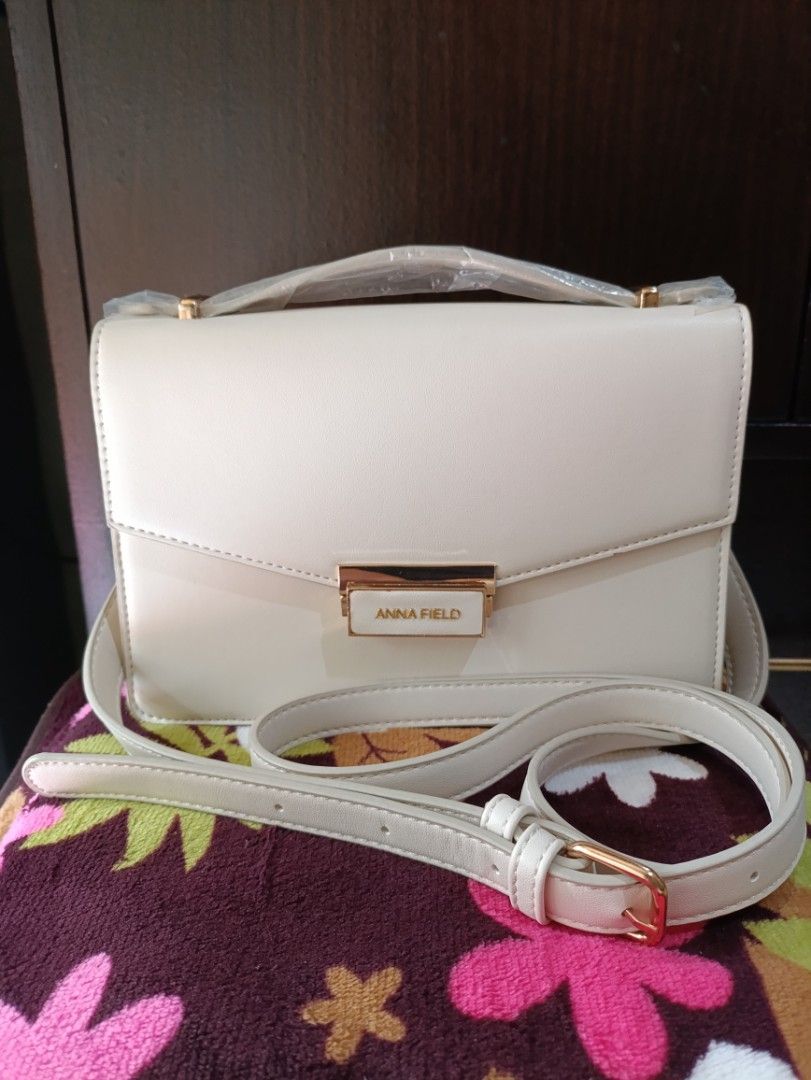 Anna Field Sling Bag/Shoulder Bag - off white (Category: Shoulder Bags) located in Manila. Submitted by reusemnl (Listing ID 1363365083, Image 1). Description: - Used thrice for a total of 18 hours approx. - Black stains on the lining inside were due to my black wallet. See last photo. ✔ Strictly cashless transactions only whether pick-up or meet-up. Shipping costs to be shouldered by buyer..