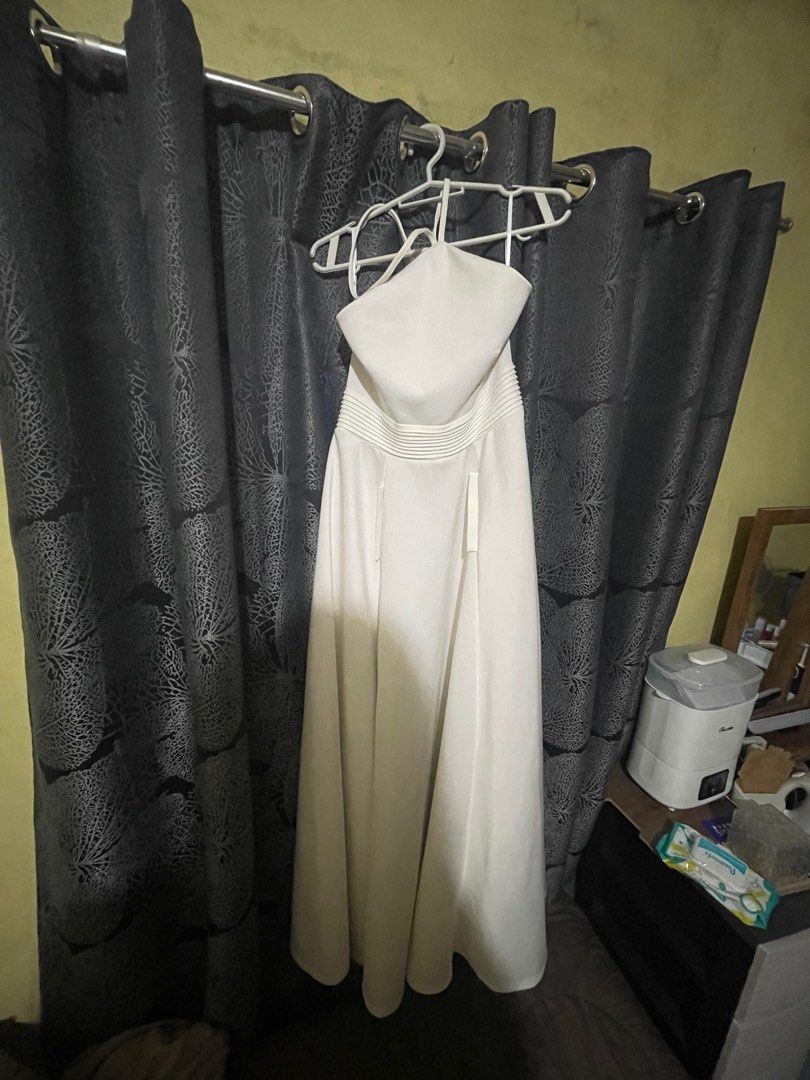 Apartment 8 clothing (Category: Dresses) located in Taguig. Submitted by hghonraid (Listing ID 1363470681, Image 3). Description: Hindi ko nagamit nung kasal. Hindi na ko nagpalit.