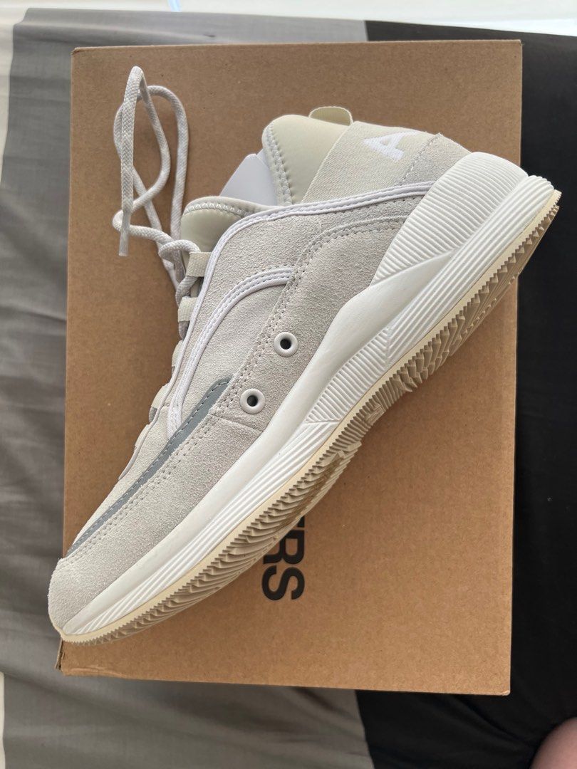 A.P.C Run Around Beige Sneakers (Category: Sneakers) located in Quezon City. Submitted by lonefry (Listing ID 1363411541, Image 3). Description: - Authentic A.P.C Run Around Sneakers in Beige - Purchased on Ssense on sale for 105 USD(Roughly around ₱5900) - Size: Eur 40, UK 6, US 7 - Extra pair of shoe laces included - Reason for selling: Closet downsizing .