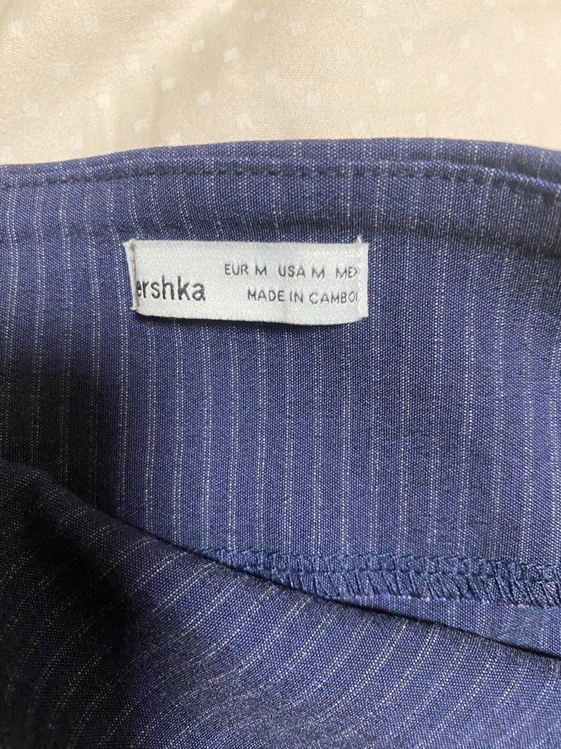 BERSHKA tube top (Category: Others Tops) located in Antipolo. Submitted by bluesklues_812 (Listing ID 1363514988, Image 3). Description: price is still negotiable; used once only.