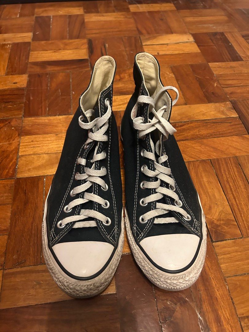 Converse High Cut Shoes (Category: Sneakers) located in Bacoor. Submitted by tugbits (Listing ID 1363469029, Image 1). Description: Details: US 8.5 Mens Condition: Check Last Two Pictures Rfs: Need Funds.