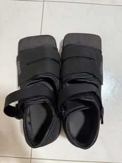 (Category: ) located in . Submitted by 88wardrobe (Listing ID 1363380748, Image 1). Description: .