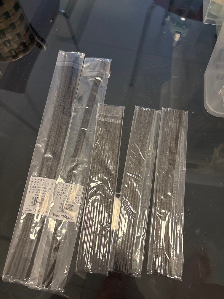 Diffuser Stick (Category: Home Fragrance) located in Ipoh. Submitted by mandyt74 (Listing ID 1363450863, Image 1). Description: No smell, need to dip into diffuser..