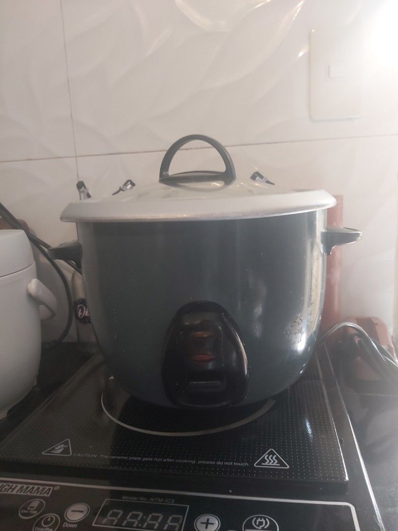 Dowell 5 cups rice cooker (Category: Cookers) located in Mandaluyong City. Submitted by odaysmith (Listing ID 1363410762, Image 1). Description: Dowell 5 Cups Rice Cooker Mandaluyong Area RFS: May bagong rice cooker.