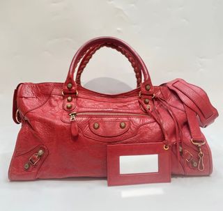 (Kategori: ) berada di . Dikirim oleh kiano_shoes (ID iklan 1363470065, Gambar 1). Deskripsi: .