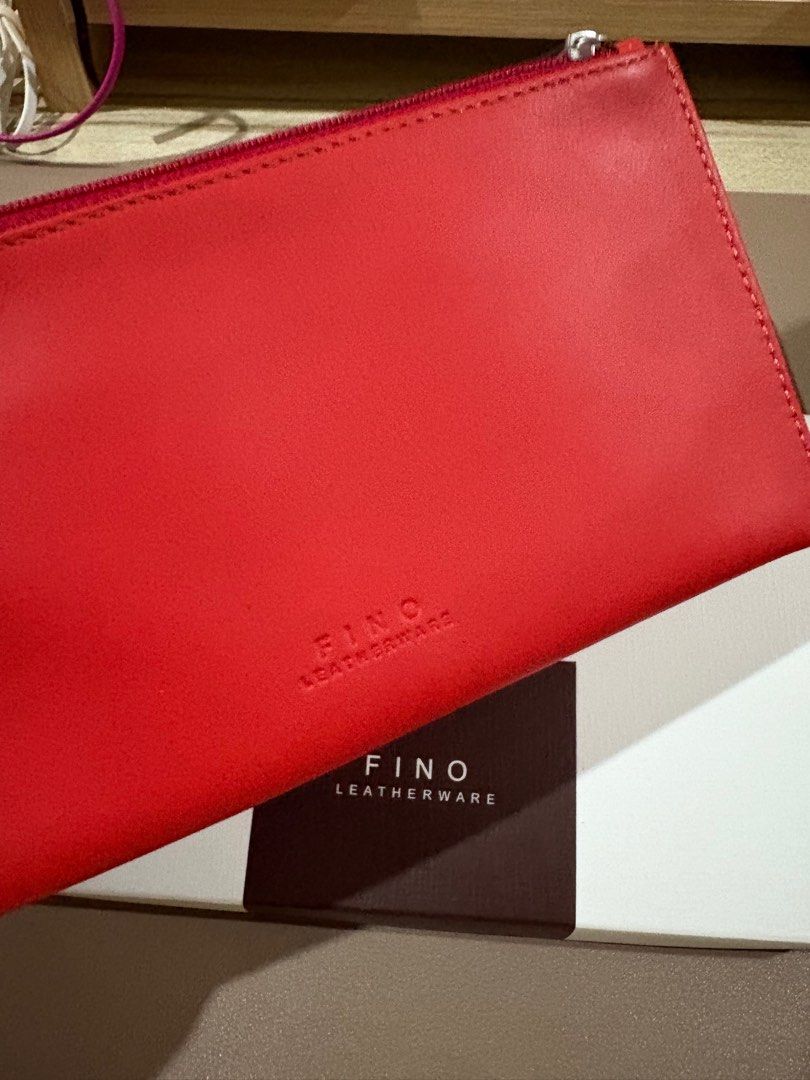 Fino Wallet Pouch Wristlet (Category: Purses & Pouches) located in Quezon City. Submitted by quiscloset_ (Listing ID 1363372657, Image 2). Description: .