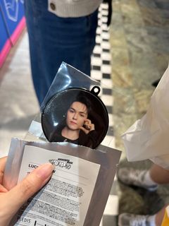 （分類：）位於 。 由 hateadrian_ 提交（商品編號 1363471596，圖片 1）。簡介： 。