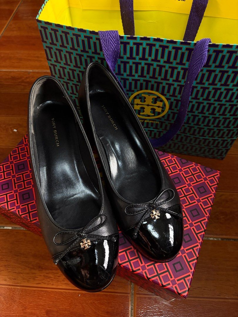 For Sale: Tory Burch Cap Toe Pump (Category: Heels) located in Makati City. Submitted by arjay31 (Listing ID 1363429194, Image 1). Description: For Sale: Tory Burch Cap Toe Pump Price: 6,000 (negotiable) Size: 8 womens RFS: decluttering Bought from Tory Burch outlet. Inclusions: Box and Paperbag.