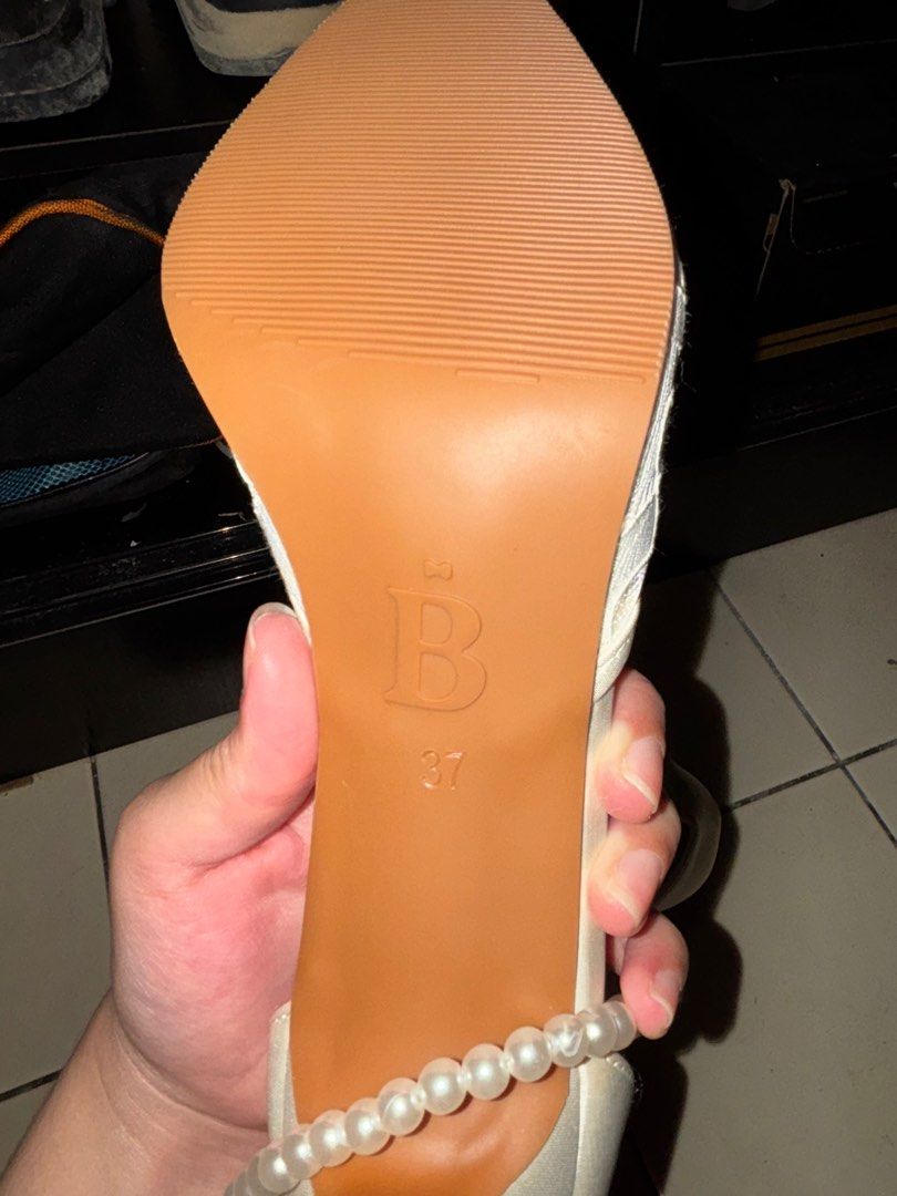 Heels (Category: Heels) located in Singapore. Submitted by waitwhathuh (Listing ID 1363477279, Image 3). Description: Used for wedding. Only used once. Kept for storage..