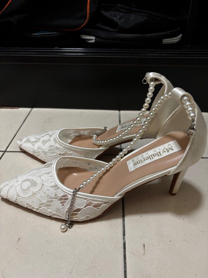 Heels (Category: Heels) located in Singapore. Submitted by waitwhathuh (Listing ID 1363477279, Image 2). Description: Used for wedding. Only used once. Kept for storage..