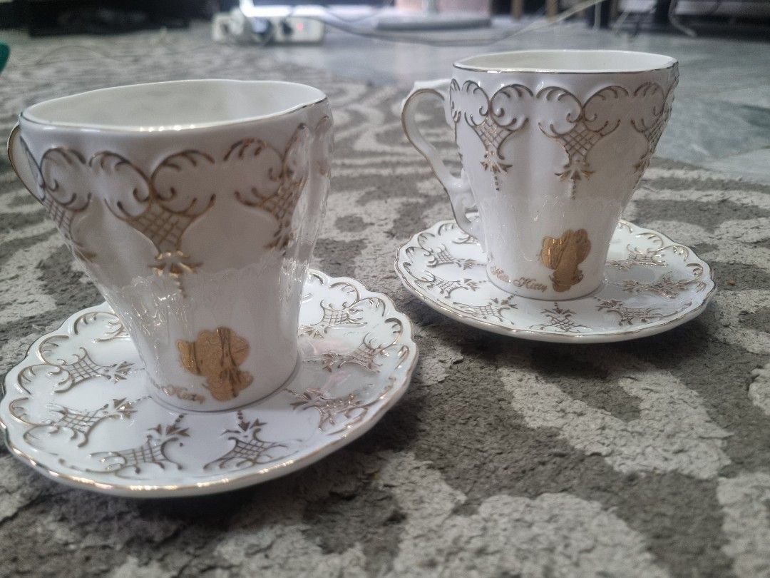 Hellokitty cup collectible vintage (Category: Coffee & Tea Tableware) located in Quezon City. Submitted by lylesofia (Listing ID 1363440946, Image 1). Description: 1200 per pair.