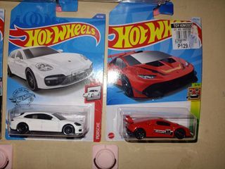 HOT WHEELS