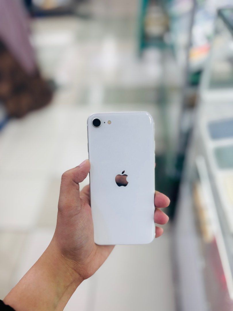 Iphone SE 2020 64GB 85Bh Openline no issues (Category: Others) located in San Juan City. Submitted by najihahtelecomshop2018 (Listing ID 1363495158, Image 1). Description: Legit Store | Original unit FOR SALE | TRADE / SWAP ▫️INSTALLMENT thru: 🔸Credit Card (straight / installment) 🔸Ggives / Gcredit + 6% interest 🔸Spay Later + 6% interest (RFS: Buy and Sell any kinds of Gadgets) Description: iPhone SE 2020 64gb ( other GB are also available) 85