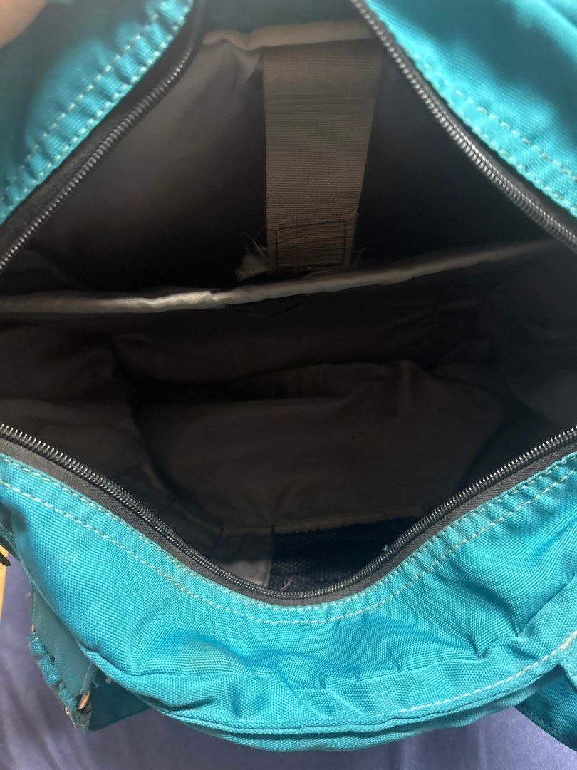 Jansport Laptop Bag (Category: Shoulder Bags) located in Balanga. Submitted by psyche1221 (Listing ID 1363387577, Image 2). Description: Selling to declutter. Bag is spacious and very sturdy. May be used as laptop bag or overnight bag..