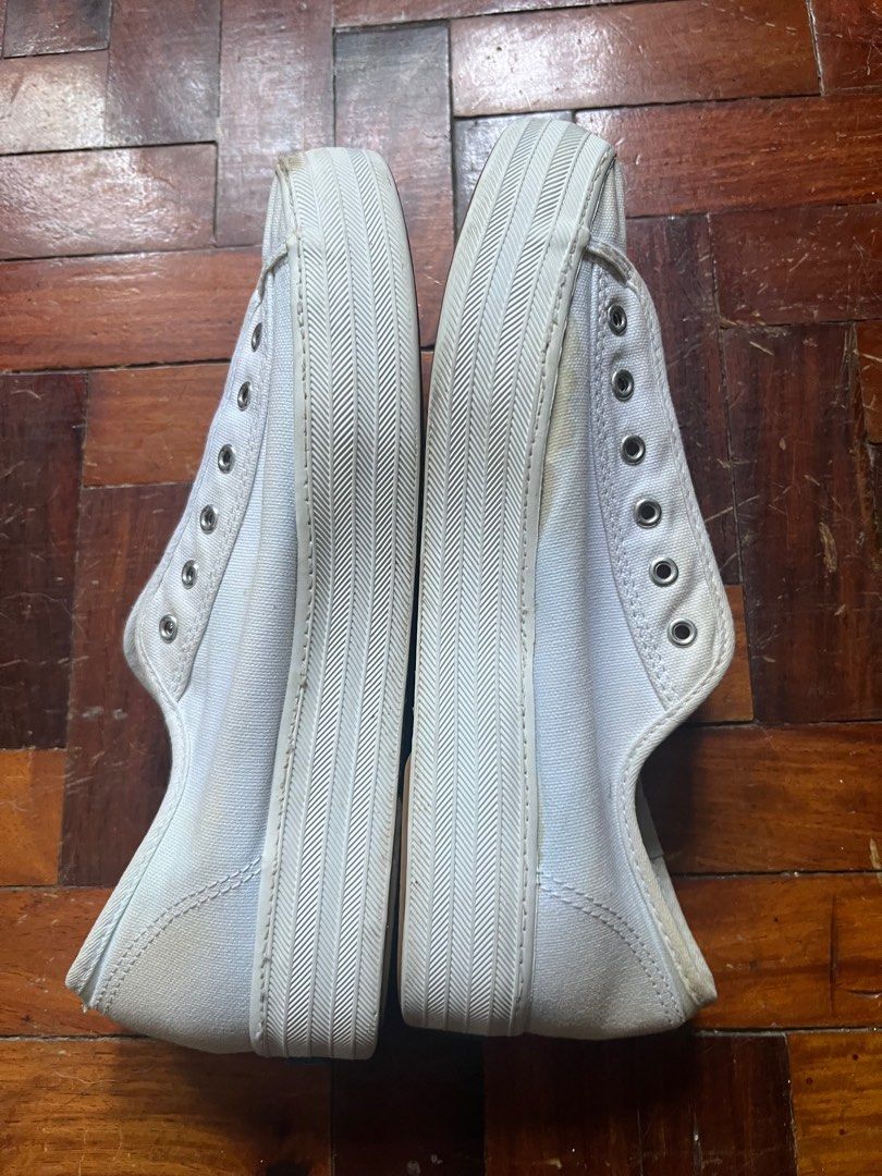 Keds Thick Sole Canvas Sneakers (Category: Sneakers) located in Antipolo. Submitted by neveroldph (Listing ID 1363533805, Image 2). Description: Very cute and classic slim fit. Comfy sole. Needs cleaning. With laces..