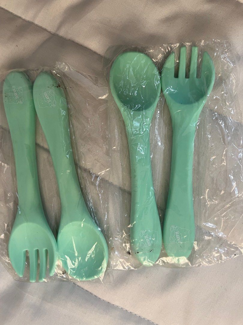 Little Bearnie Utensils Feeding Set (Category: Weaning & Toddler Feeding) located in Manila. Submitted by hellothere2012 (Listing ID 1363359503, Image 2). Description: Spoon and fork only Blue color only available.
