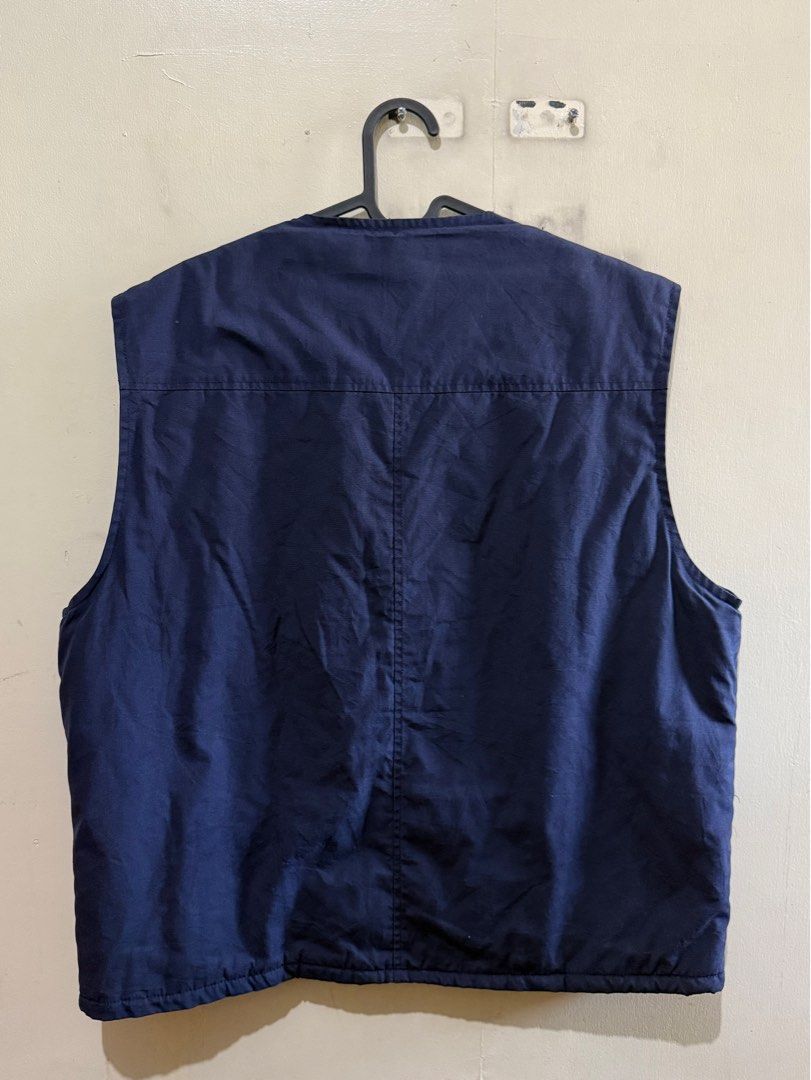 Navy Blue Vest (Category: Vests) located in Mandaluyong City. Submitted by rainieldc (Listing ID 1363354636, Image 3). Description: Issue: small paint stains.