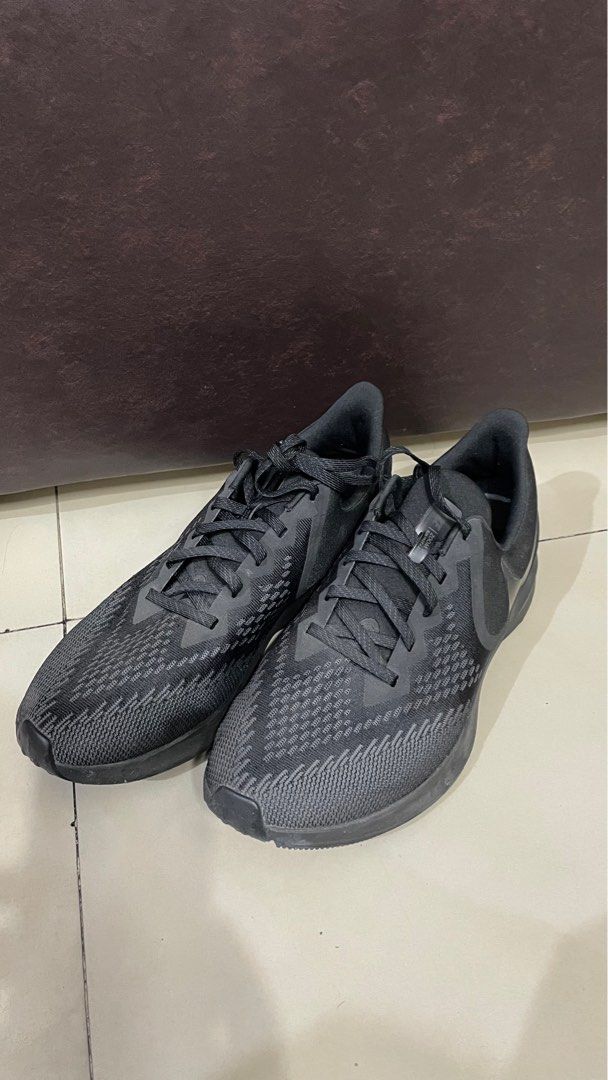NIKE AIR ZOOM WINFLO 6 (Category: Casual Shoes) located in Manila. Submitted by declutteredbychloe (Listing ID 1363436754, Image 1). Description: - AUTHENTIC FROM US 🇺🇸 - NO MORE BOX - SIZE: MEN’S US 11 / UK 10 / EUR 45 PRICE STILL NEGOTIABLE!! .