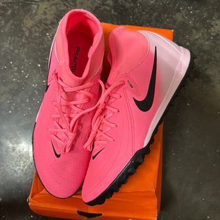 (Category: ) located in . Submitted by SNEAKERSSSS (Listing ID 1363421406, Image 1). Description: .