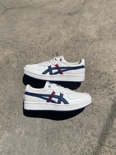 (Category: ) located in . Submitted by thriftandwear.worldwide (Listing ID 1363358603, Image 1). Description: .