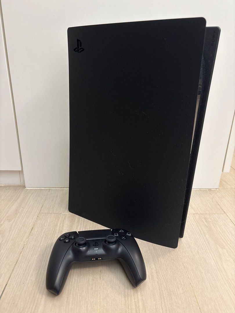 PS5 Disk Version + Controller （分類：PlayStation）位於 Hong Kong。 由 tomboy28 提交（商品編號 1363533269，圖片 1）。簡介： Almost like new. Urgent Trade as need cash. Face to face Trade. Whats app + 852 9628 3371 for Fast trade. 几乎全新，立即发货。急需现金，可进行交易。 可当面交易。 Whats App + 852 9628 3371 可快速交易。。