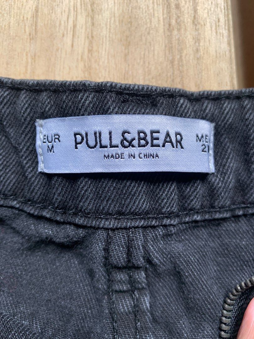 Pull & Bear Black Distressed Raw Hem Jean Skirt Size 28 (Category: Skirts) located in Bayambang. Submitted by mmsainnt (Listing ID 1363415815, Image 2). Description: mop: gcash shipping: jnt/lbc.