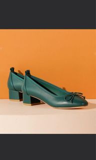 Renegade Folk Upbeat heels in emerald