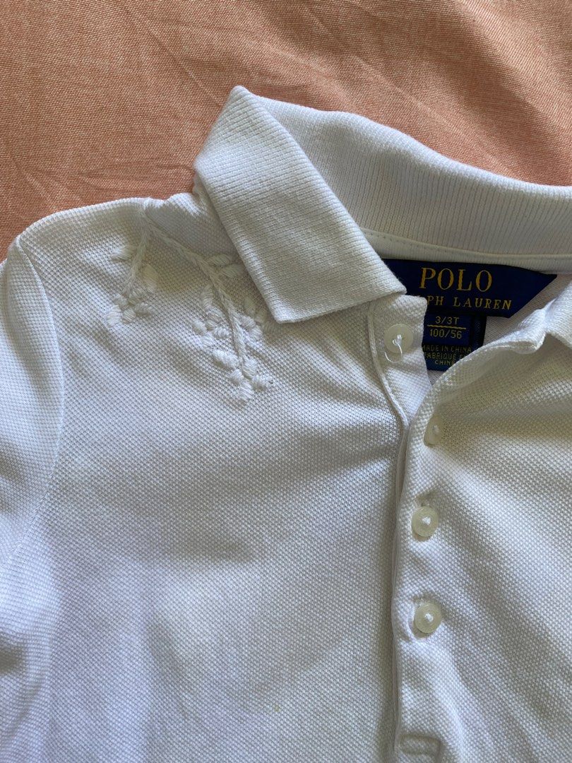 RL White Floral Top (Category: Babies & Kids Fashion) located in Palo. Submitted by armc07 (Listing ID 1363365143, Image 3). Description: has light yellow stain 3T on tag.