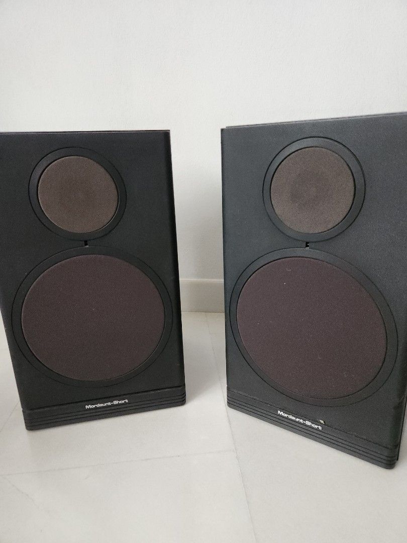 Speakers495330318678108160