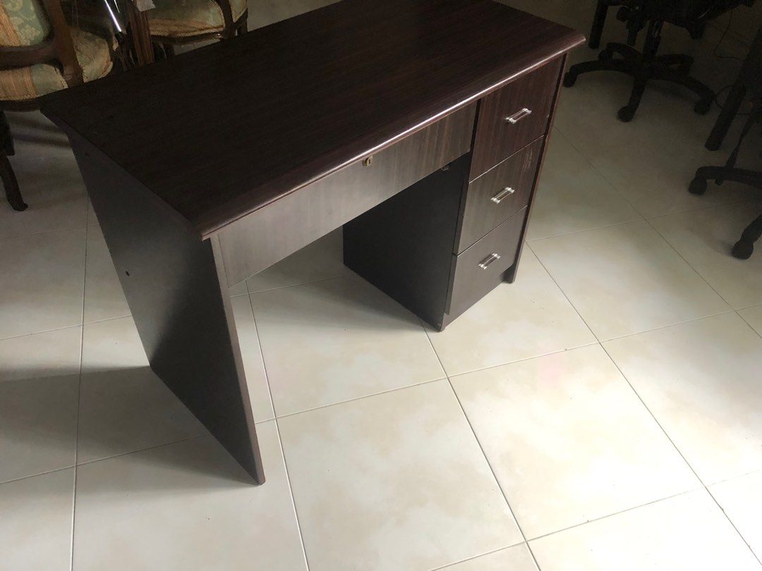 Study table (Category: Tables & Sets) located in Singapore. Submitted by user162473196 (Listing ID 1363436193, Image 1). Description: URGENT Small defect at the side but still in great shape.