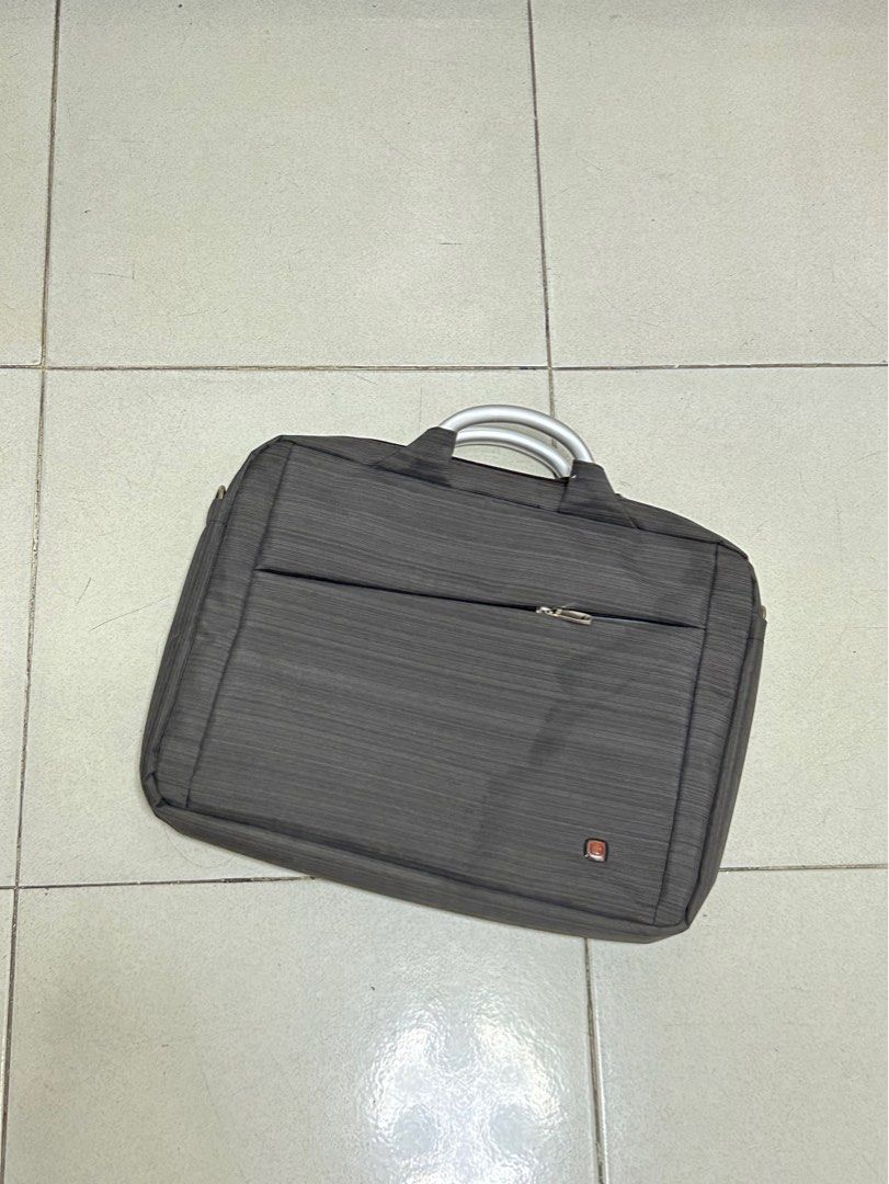 Swiss Gear Messenger Handle Laptop Bag (Category: Laptop Bags & Sleeves) located in Quezon City. Submitted by defsoulcart (Listing ID 1363528321, Image 1). Description: 📍: quezon city, metro manila 💳 : gcash 🚚 : sdd (lalamove & grab), lbc, ggx, j&t 💌 send us a message if interested !.