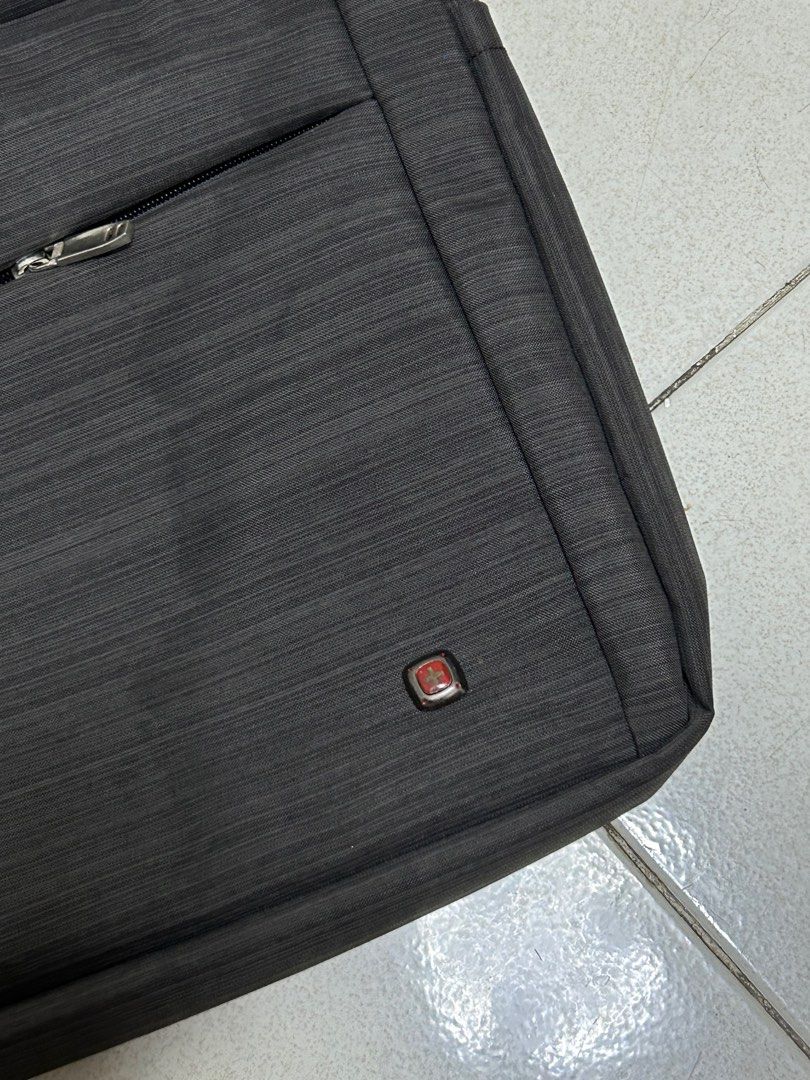 Swiss Gear Messenger Handle Laptop Bag (Category: Laptop Bags & Sleeves) located in Quezon City. Submitted by defsoulcart (Listing ID 1363528321, Image 2). Description: 📍: quezon city, metro manila 💳 : gcash 🚚 : sdd (lalamove & grab), lbc, ggx, j&t 💌 send us a message if interested !.