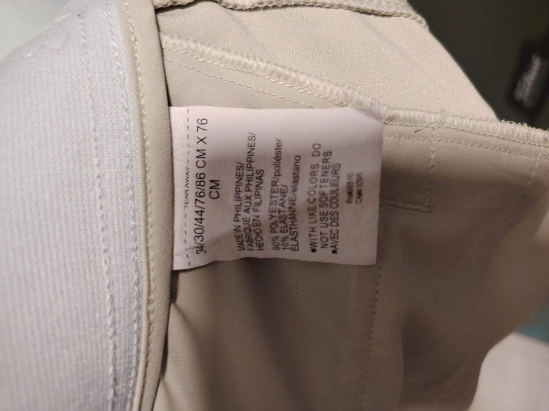 Under Armour (Category: Trousers) located in Singapore. Submitted by gorgeous.g (Listing ID 1363466673, Image 3). Description: Slightly Used.