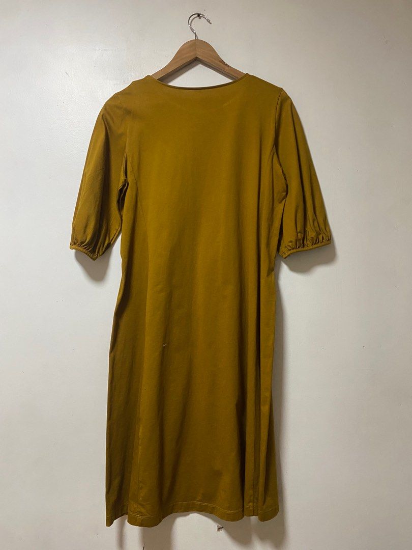 UNIQLO dress (Category: Dresses) located in Antipolo. Submitted by bluesklues_812 (Listing ID 1363515168, Image 2). Description: used twice only; good as new .