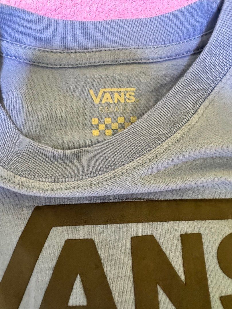 Vans Shirt (Category: Tshirts & Polo Shirts ) located in Manila. Submitted by matchaonly (Listing ID 1363419084, Image 2). Description: Vans SMALL minor issue (nasa pic) dahil sa laba lang yan once lang din nagamit dahil maliit.