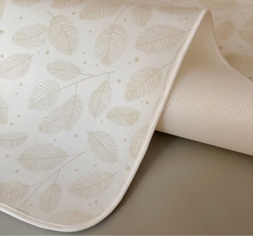 Water Resistant Fiaper Changing Mat (Category: Changing Tables & Stations) located in Guiguinto. Submitted by czarinaann_ (Listing ID 1363368648, Image 2). Description: .
