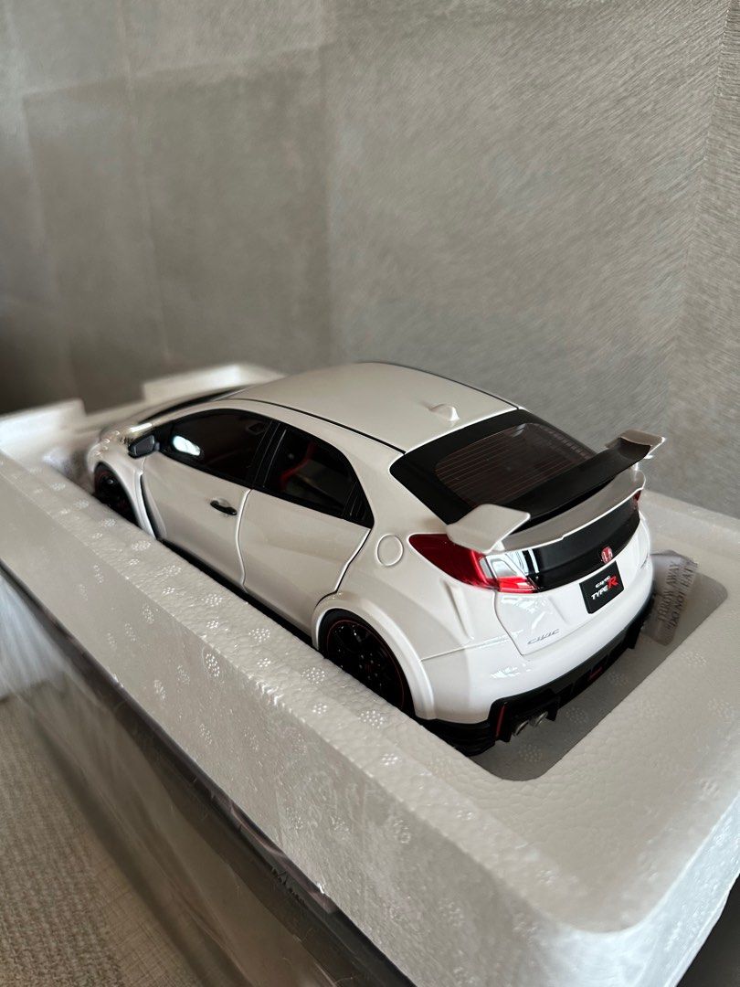 Modulo Jp Fk2 Type R 1/18 Ebbro Honda Civic Type R FK2 2015 JP Lic 81067, 興趣及遊戲, 玩具 & 遊戲類 ...