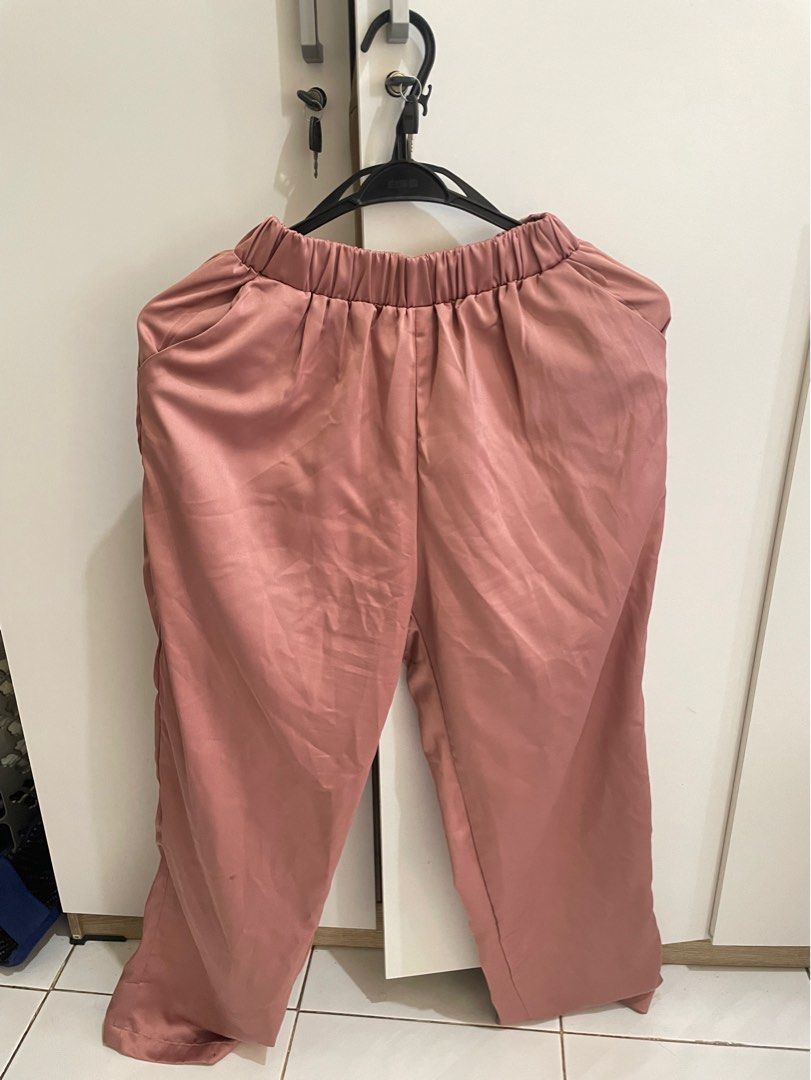 [AIMEE] Mima tunik one set baju kondangan (Kategori: Atasan) berada di Jakarta Selatan. Dikirim oleh minie_wear (ID iklan 1363203312, Gambar 3). Deskripsi: 1x pakai Outer & Pants saja (tidak termasuk inner) Warna Dusty Pink All size.