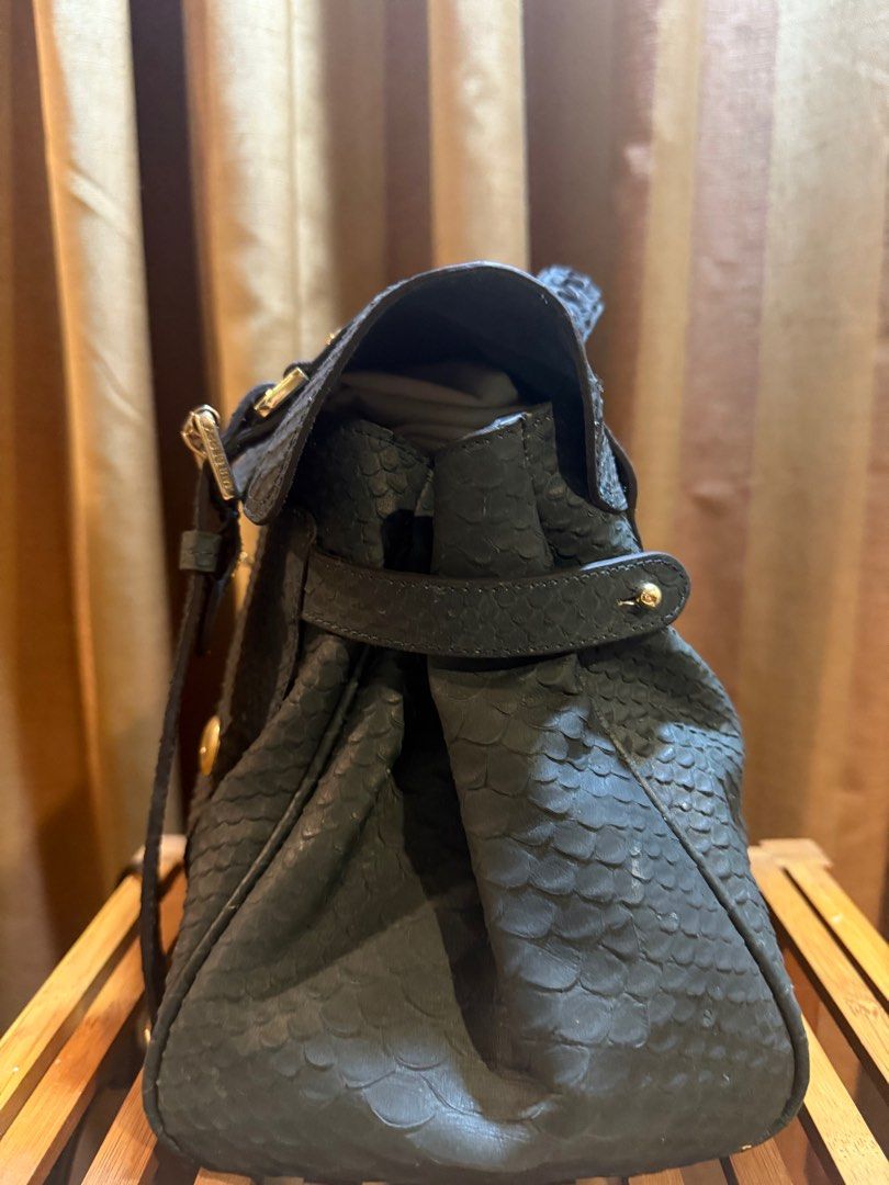 Authentic Mulberry Alexa (Category: Luxury Bags & Wallets) located in Manila. Submitted by hairaen (Listing ID 1363568022, Image 2). Description: Imported from UK .