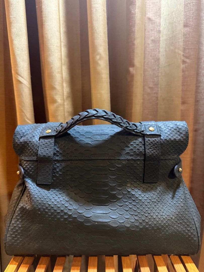 Authentic Mulberry Alexa (Category: Luxury Bags & Wallets) located in Manila. Submitted by hairaen (Listing ID 1363568022, Image 3). Description: Imported from UK .
