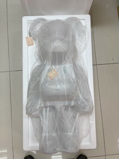 Bearbrick HxS (HIROTA SAIGANSHO) 400%, 興趣及遊戲, 玩具