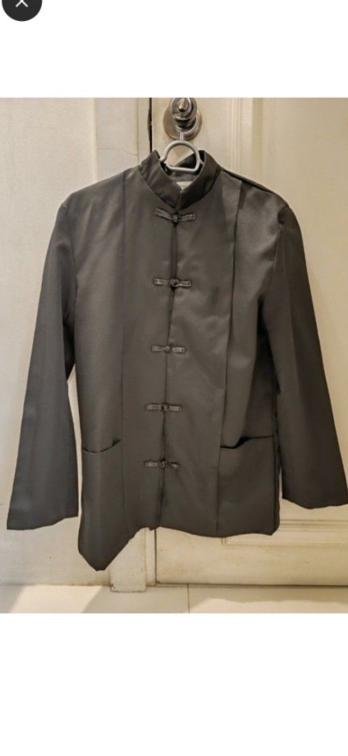 Black Formal Coat/Jacket Chinese/Mandarin Collar (Category: Coats, Jackets and Outerwear) located in Quezon City. Submitted by chicolim (Listing ID 1300030927, Image 3). Description: Men's Coat/Jacket for formal occasions Chinese/Mandarin Thick material Top only Used only once No flaws/issues Zipper closure Size Large Model is 5'7", ~65kg 17" shoulder 20.5" chest Negotiable.