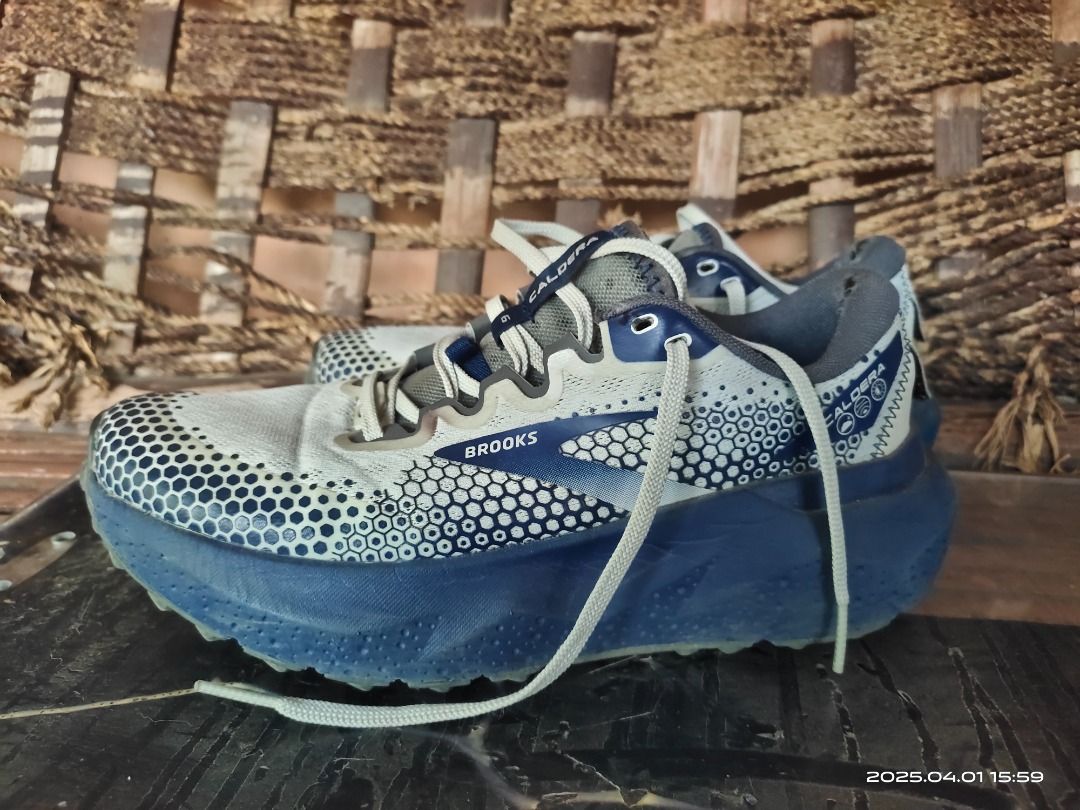 Brooks Caldera 6. Size 7us (25 cm) (Category: Activewear) located in Mabalacat. Submitted by jhong_2027 (Listing ID 1363621157, Image 2). Description: Brooks Caldera 6. Size 7 US -Supreme Softness -Soft cushioning -Light weight. -Comfortable secure fit. Issue: sock liner tear, minor heel drag, midsole scratch. see photos. Loc Mabalacat City, Pampanga. Meetup within nearby places. Shipping J&T, LBC .