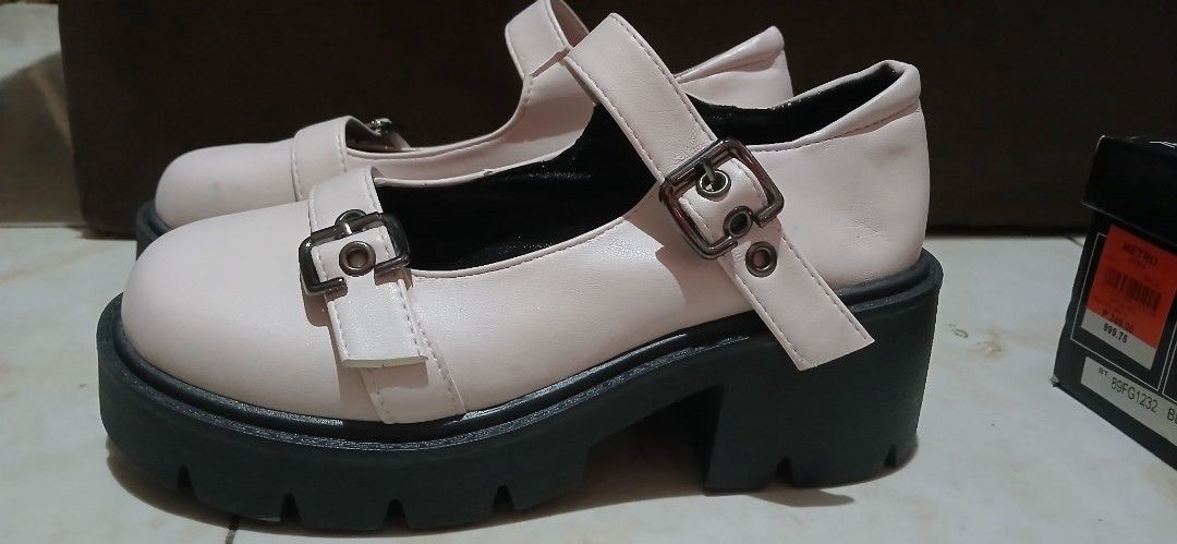 Chunky Heel Platform Buckle Mary Jane (Category: Wedges) located in Pasig City. Submitted by classica2 (Listing ID 1363695896, Image 2). Description: loc Karangalan Village Manggahan Pasig.