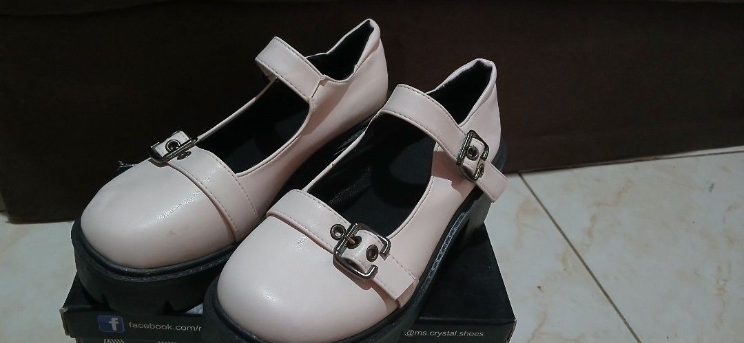 Chunky Heel Platform Buckle Mary Jane (Category: Wedges) located in Pasig City. Submitted by classica2 (Listing ID 1363695896, Image 3). Description: loc Karangalan Village Manggahan Pasig.