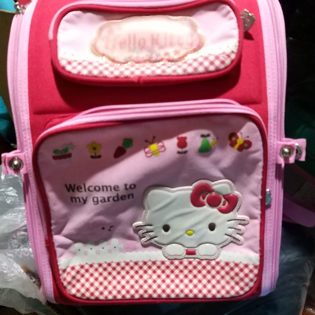 Hello kitty kids backpack (Category: Other Babies Going Out Needs) located in Marikina City. Submitted by my_charmingly (Listing ID 1363603817, Image 1). Description: 300 plus sf legit..like new.. from singapore flaw sa strap. see pic. pwede patahi selling low serious inquiry no time wasters price posted.
