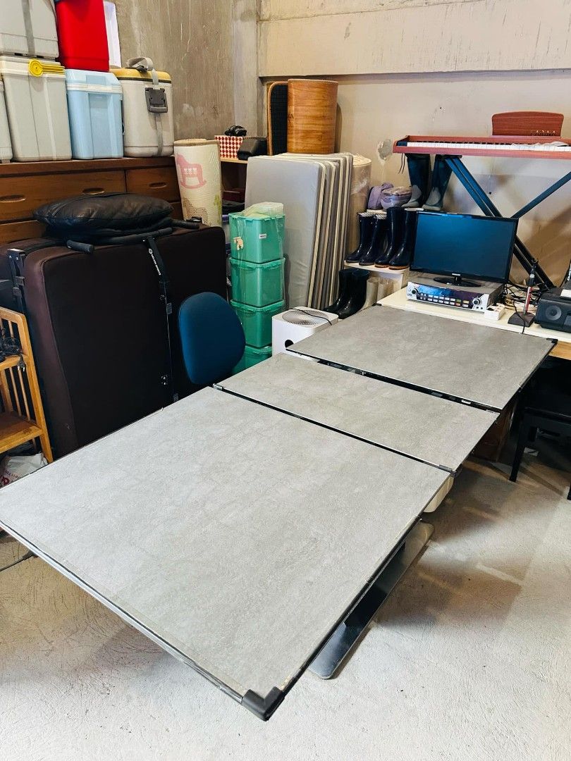 Modern Table (Category: Tables & Sets) located in Bulacan. Submitted by mysticdeer.6d7f47 (Listing ID 1363541731, Image 2). Description: 8-10 Seater Dining Table Glass/Marble Top Expandable Metal Base.