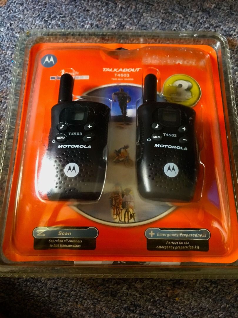 Motorola Walkie Talkie (Category: Walkie-Talkie) located in Singapore. Submitted by elizbethyee (Listing ID 1363550328, Image 1). Description: .