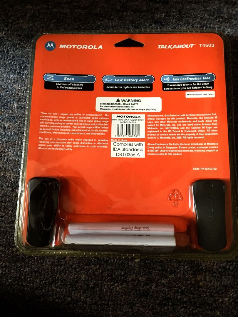 Motorola Walkie Talkie (Category: Walkie-Talkie) located in Singapore. Submitted by elizbethyee (Listing ID 1363550328, Image 3). Description: .